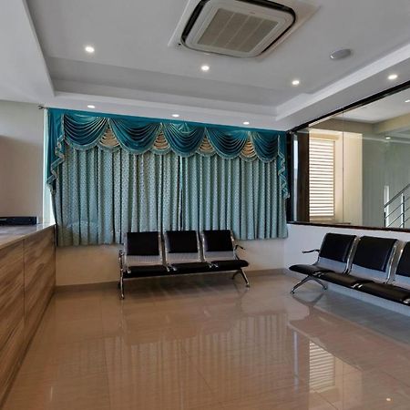 Collection O Gravity Hotel Haiderabad Buitenkant foto