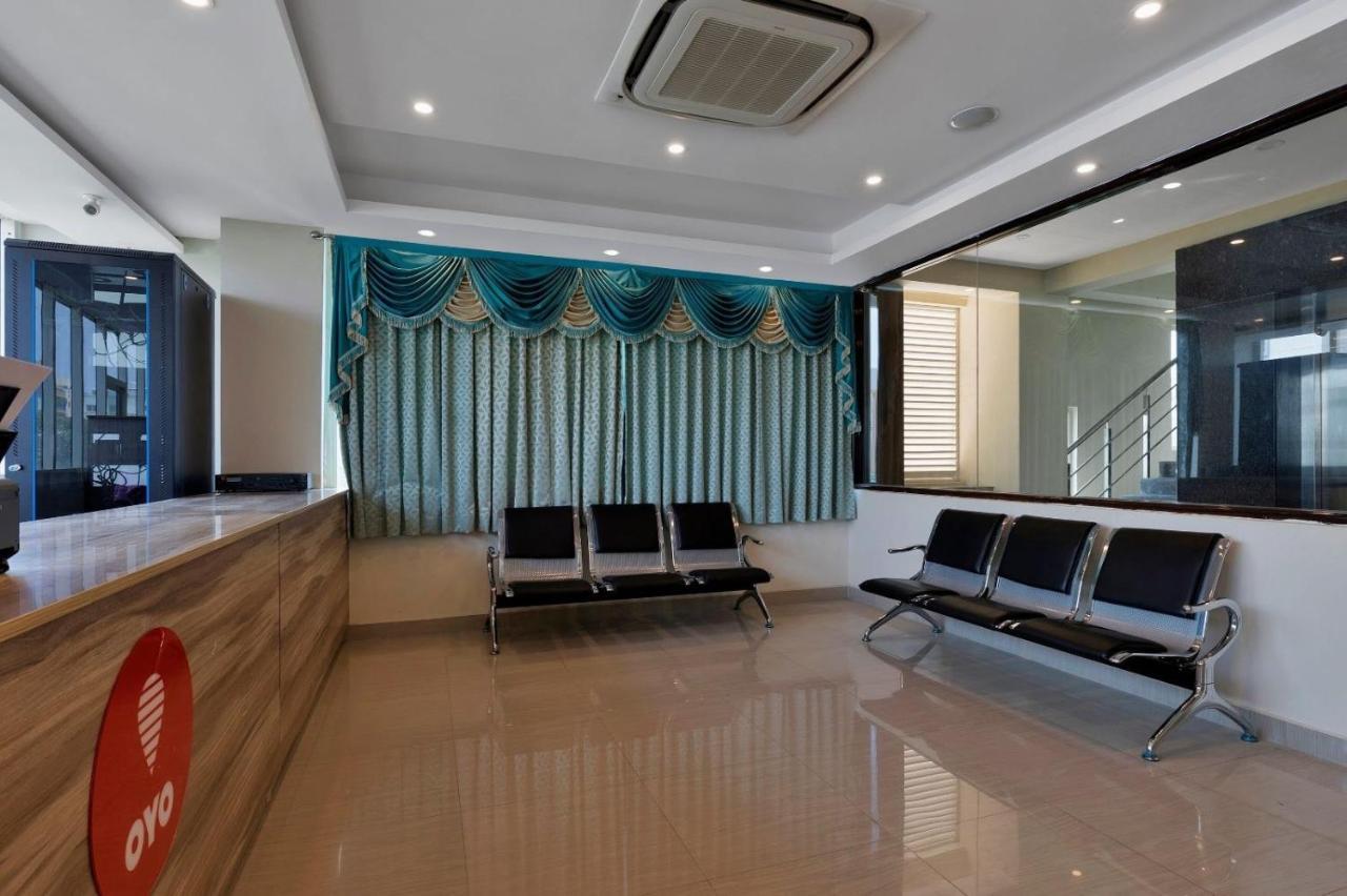 Collection O Gravity Hotel Haiderabad Buitenkant foto