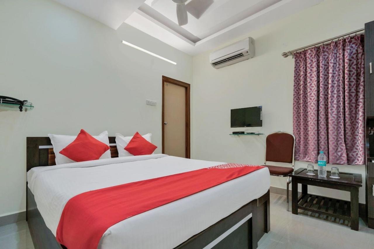 Collection O Gravity Hotel Haiderabad Buitenkant foto
